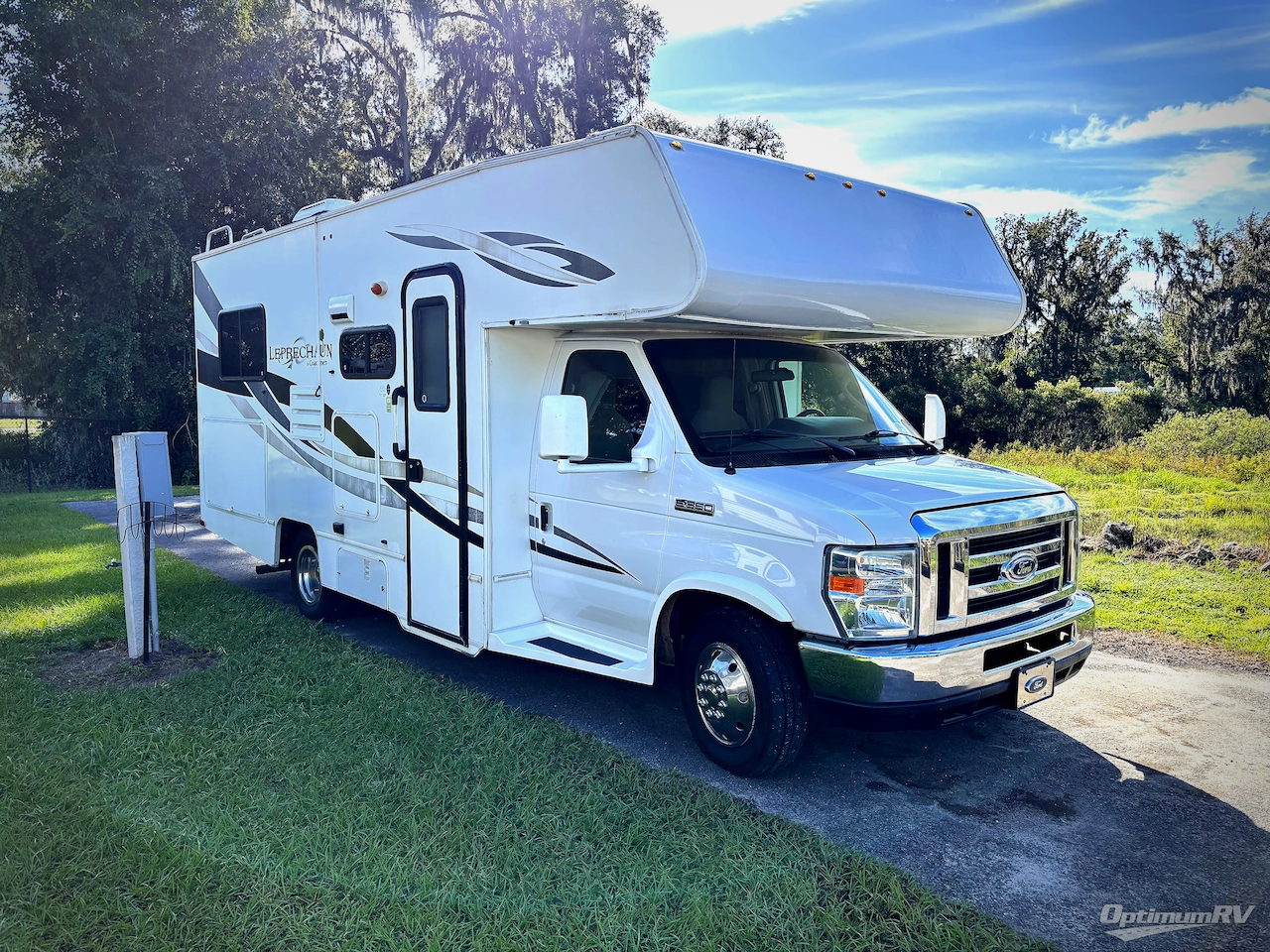 2013 Coachmen Leprechaun 210QB Ford 350 Photo 1