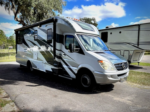 Used 2014 Winnebago View Profile 24G Featured Photo