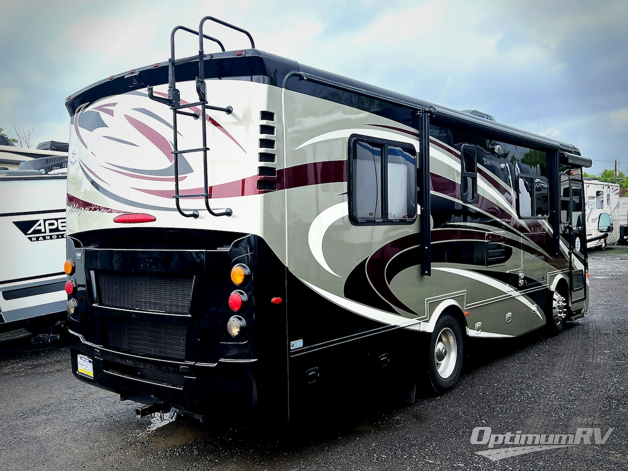 2014 Tiffin Allegro Breeze 28 BR Photo 2