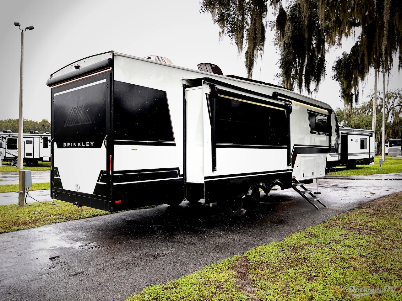 2025 Brinkley Model Z 3400 Photo 2