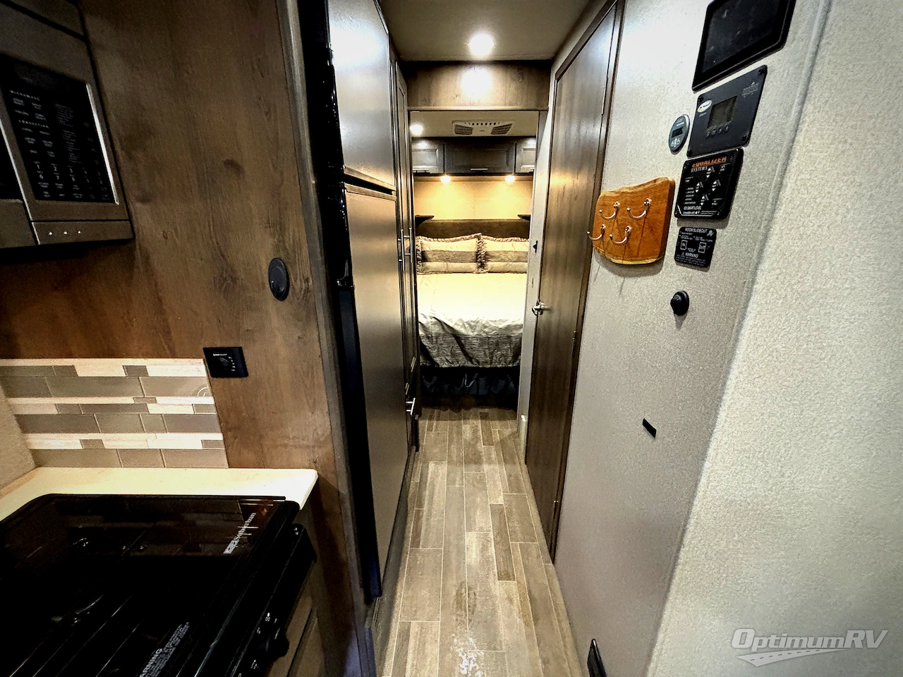 2020 Dynamax Isata 5 36DS Photo 15