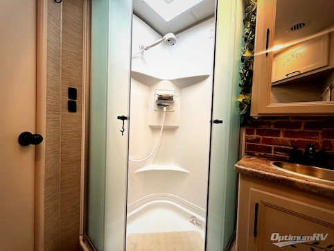 2023 Thor Chateau 31EV RV Photo 3