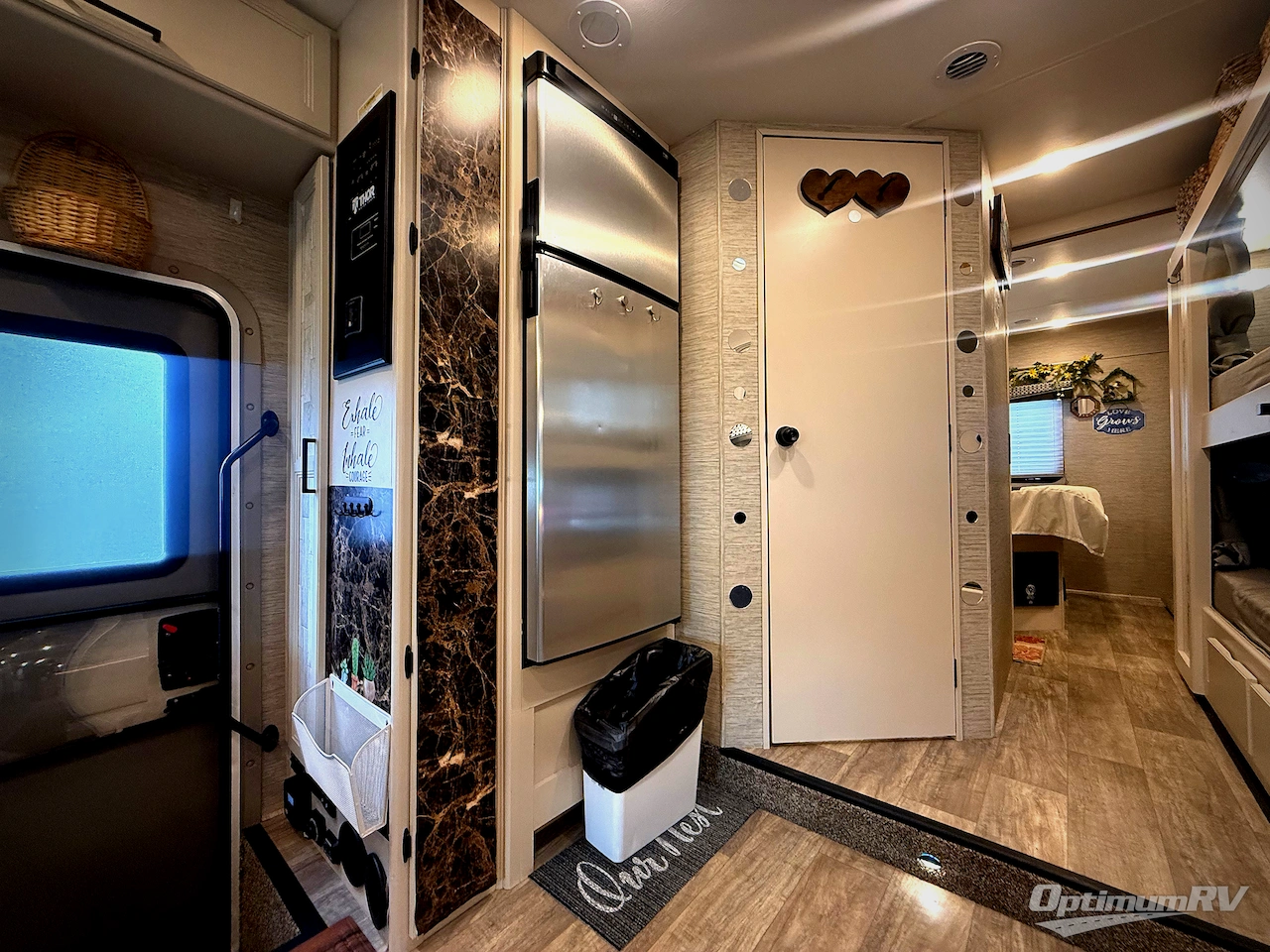 2023 Thor Chateau 31EV Photo 14