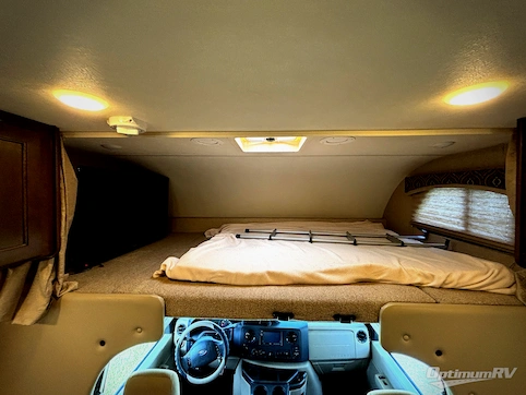 2018 Thor Chateau 26B RV Photo 3
