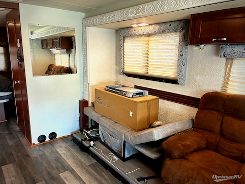 2015 Thor ACE 30.1 RV Photo 2