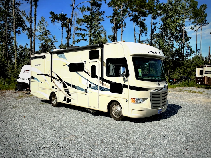 2015 Thor ACE 30.1 RV Photo 1