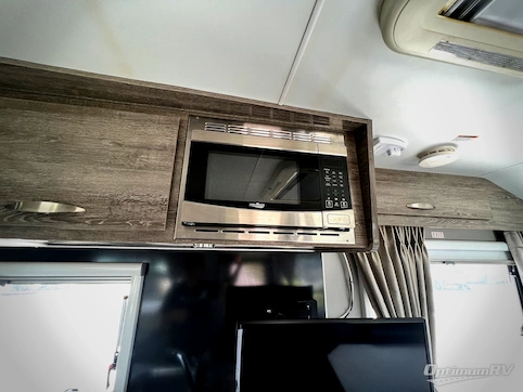 2024 Black Series Camper Black Series Camper HQ19 RV Photo 4