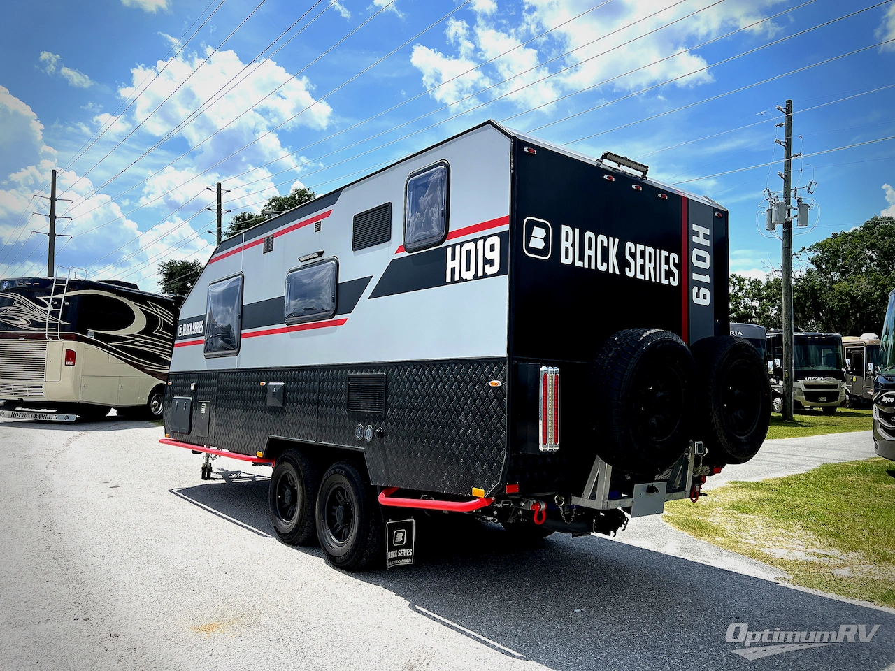 2024 Black Series Camper Black Series Camper HQ19 Photo 2