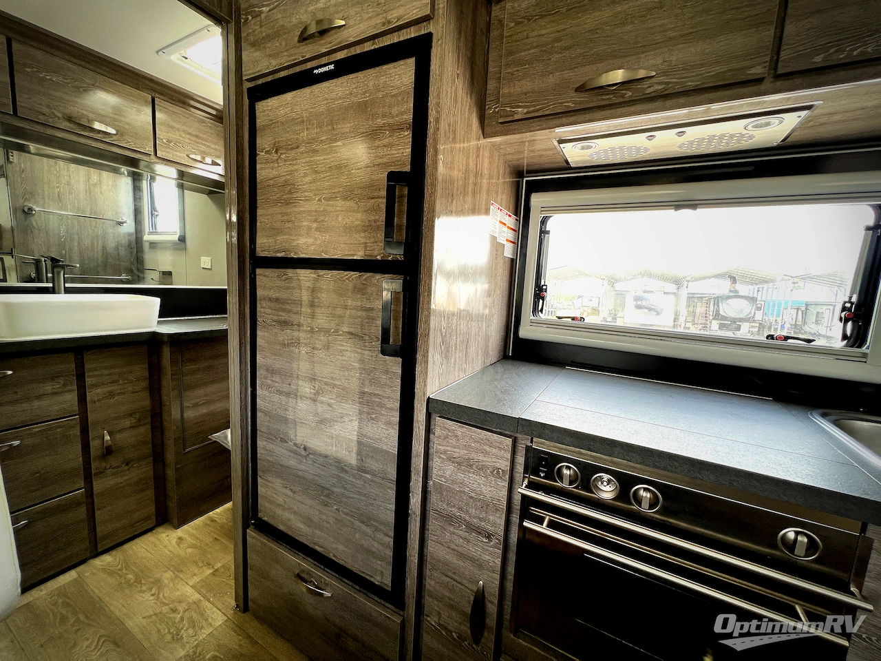 2024 Black Series Camper Black Series Camper HQ19 Photo 11