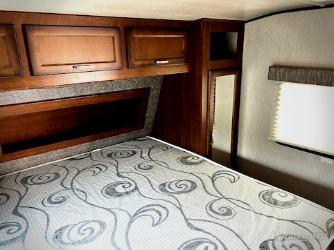 2018 Heartland Pioneer 322 RV Photo 4