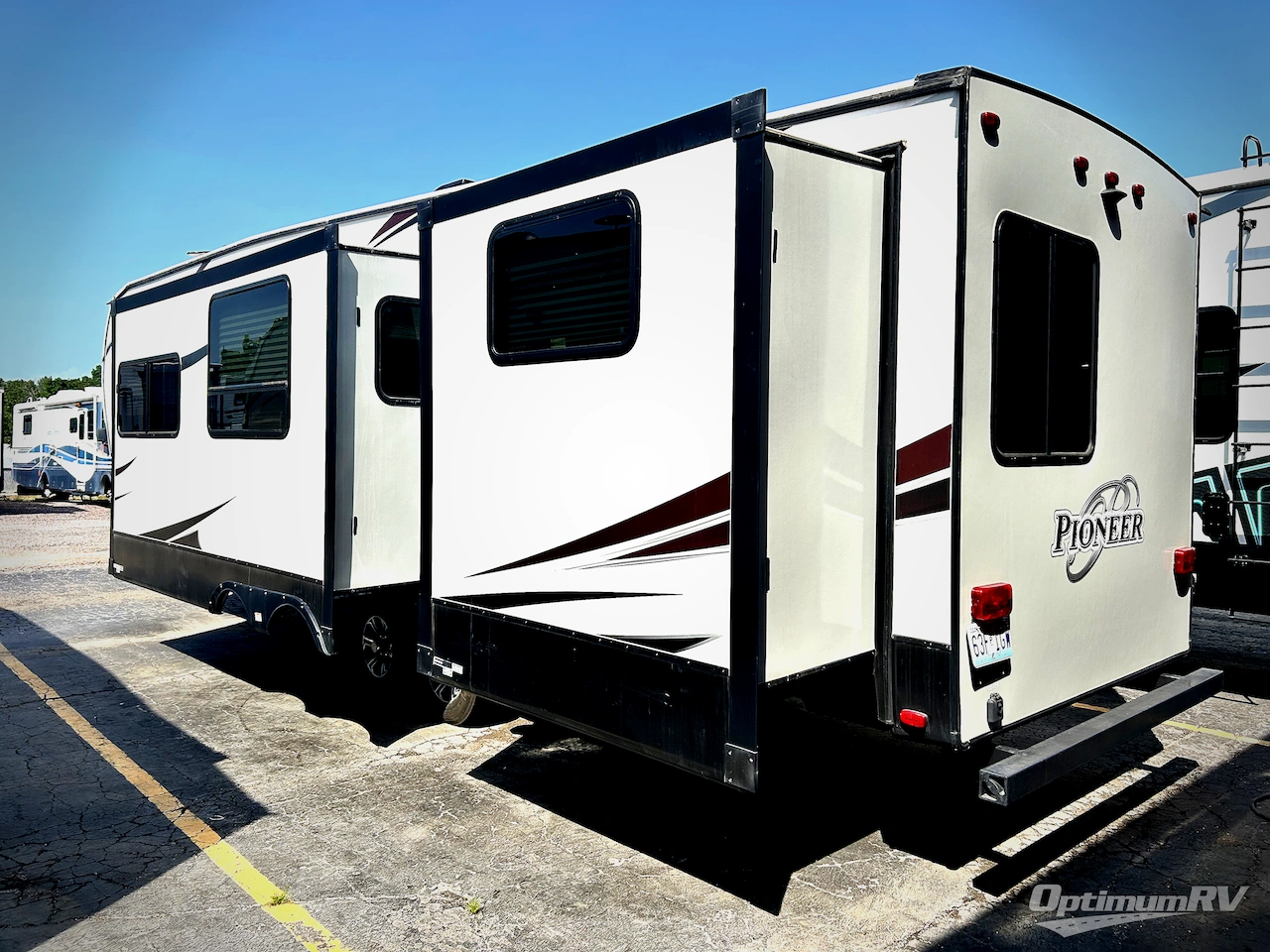 2018 Heartland Pioneer 322 Photo 4