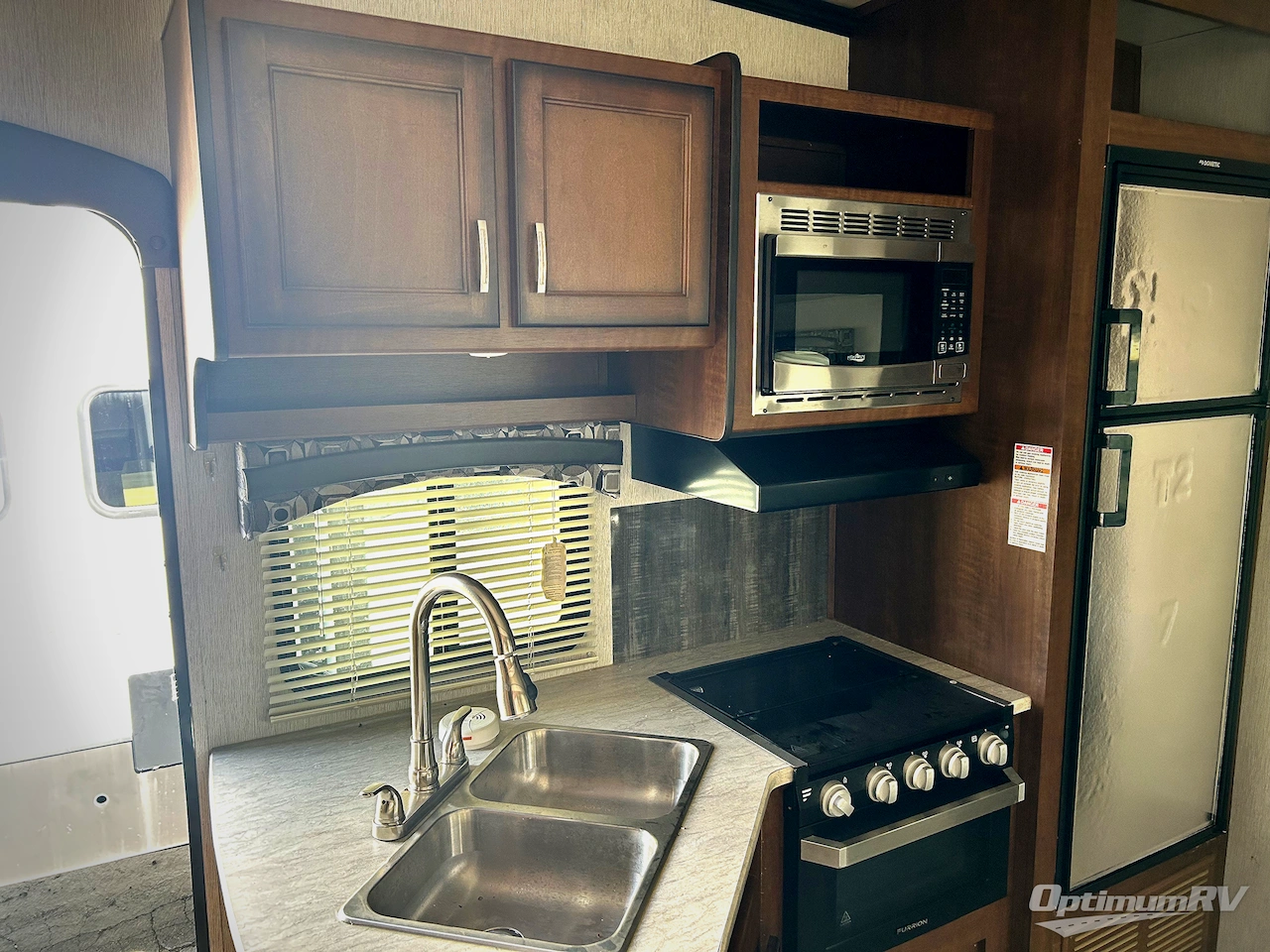 2018 Heartland Pioneer 322 Photo 9