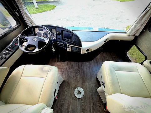 2018 Fleetwood Pace Arrow 36U RV Photo 2