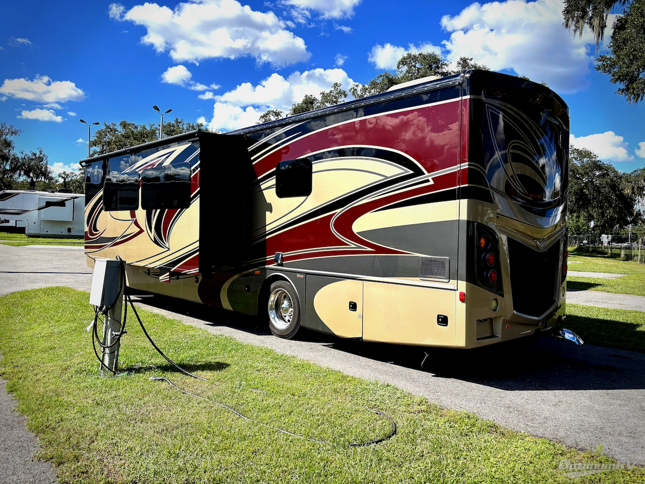 2018 Fleetwood Pace Arrow 36U Photo 3