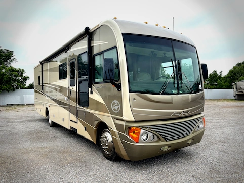 Used 2004 Fleetwood RV Pace Arrow 35B Featured Photo