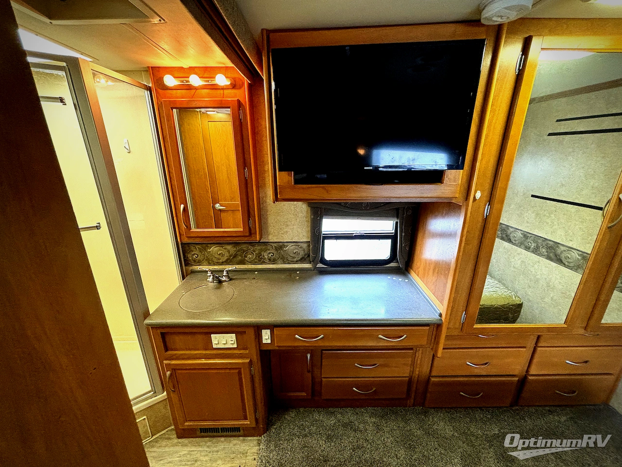 2004 Fleetwood Pace Arrow 35B Photo 13