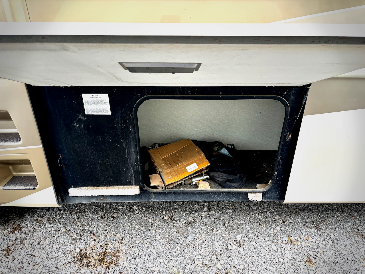 2004 Fleetwood Pace Arrow 35B Photo 17