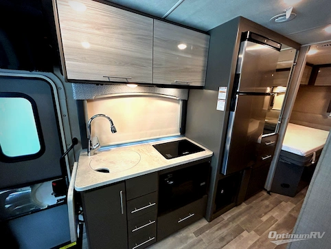 2021 Thor Vegas 24.1 RV Photo 2