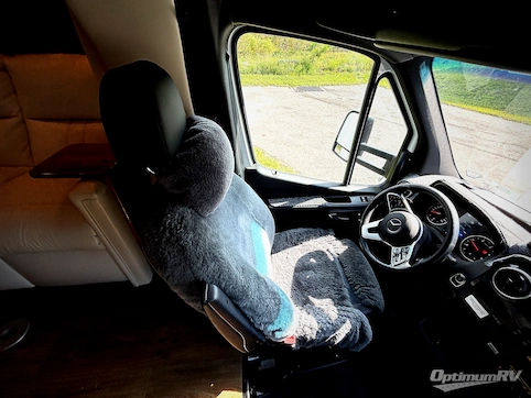 2021 Tiffin Wayfarer 25LW RV Photo 2