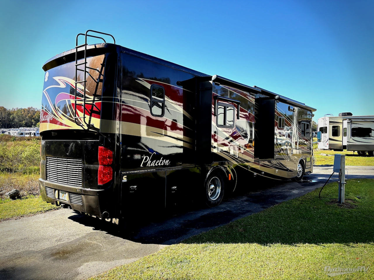 2013 Tiffin Phaeton 40QBH Photo 2