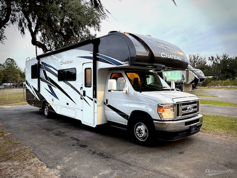 Used 2024 Thor Chateau 31MV Featured Photo