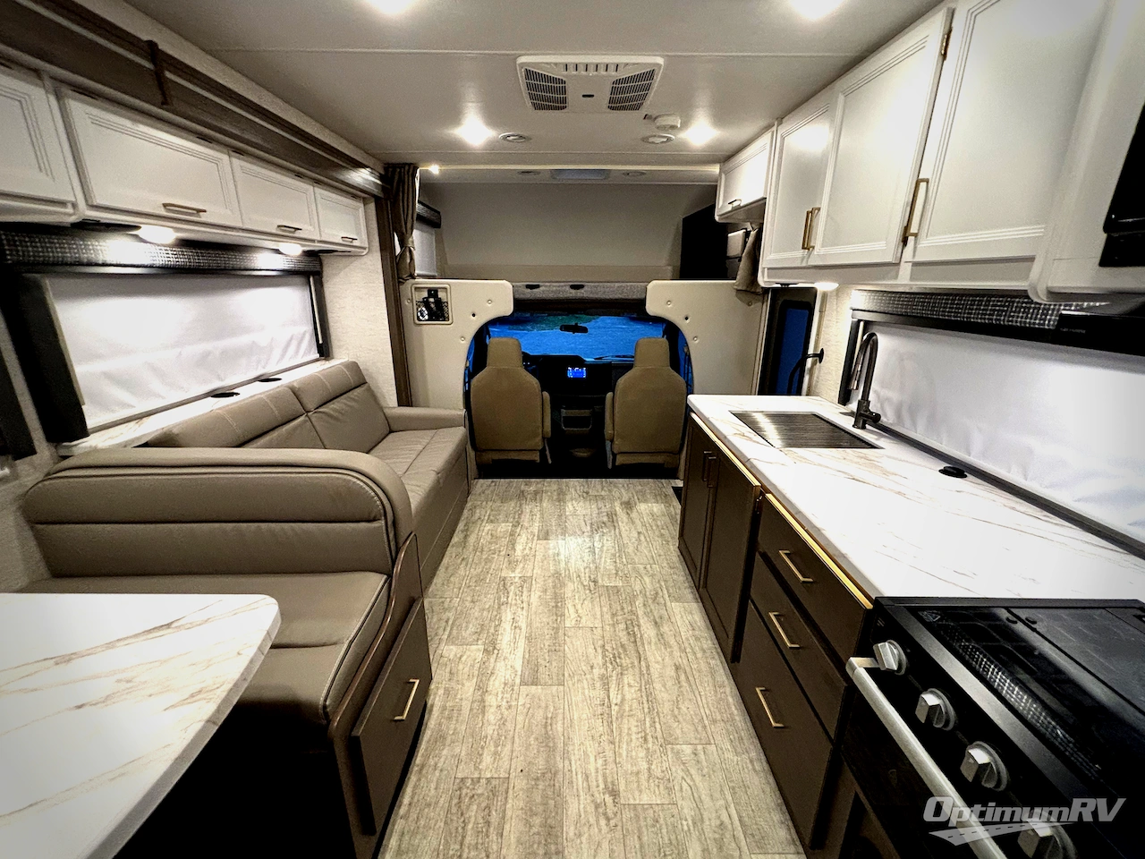 2024 Thor Chateau 31MV Photo 5
