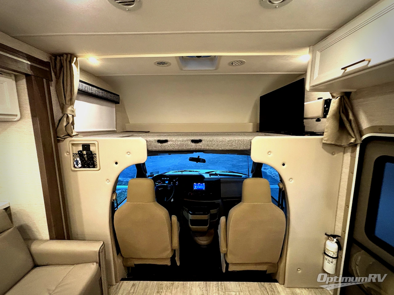 2024 Thor Chateau 31MV Photo 10