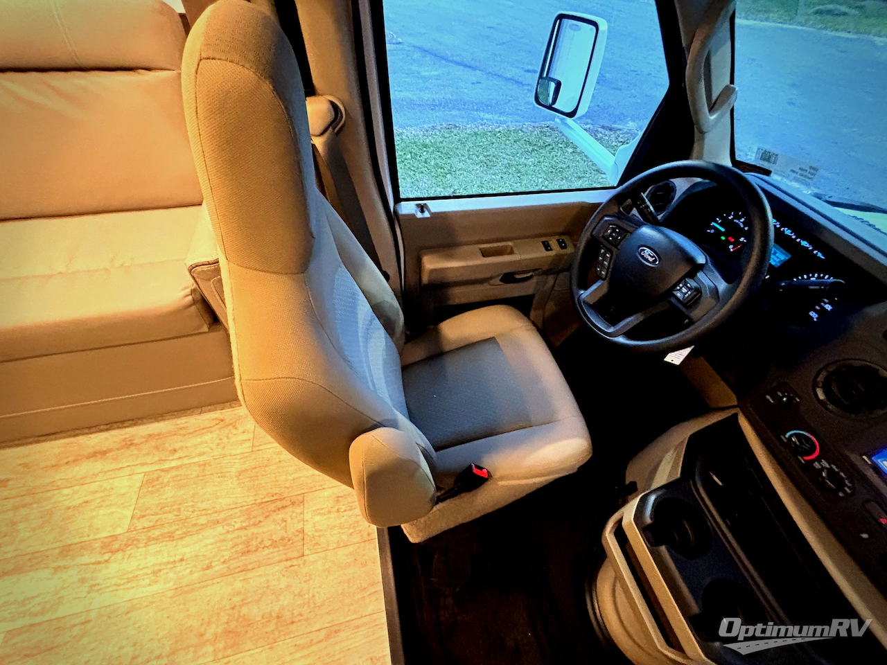 2024 Thor Chateau 31MV Photo 7