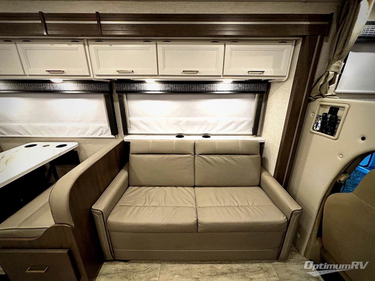 2024 Thor Chateau 31MV Photo 14