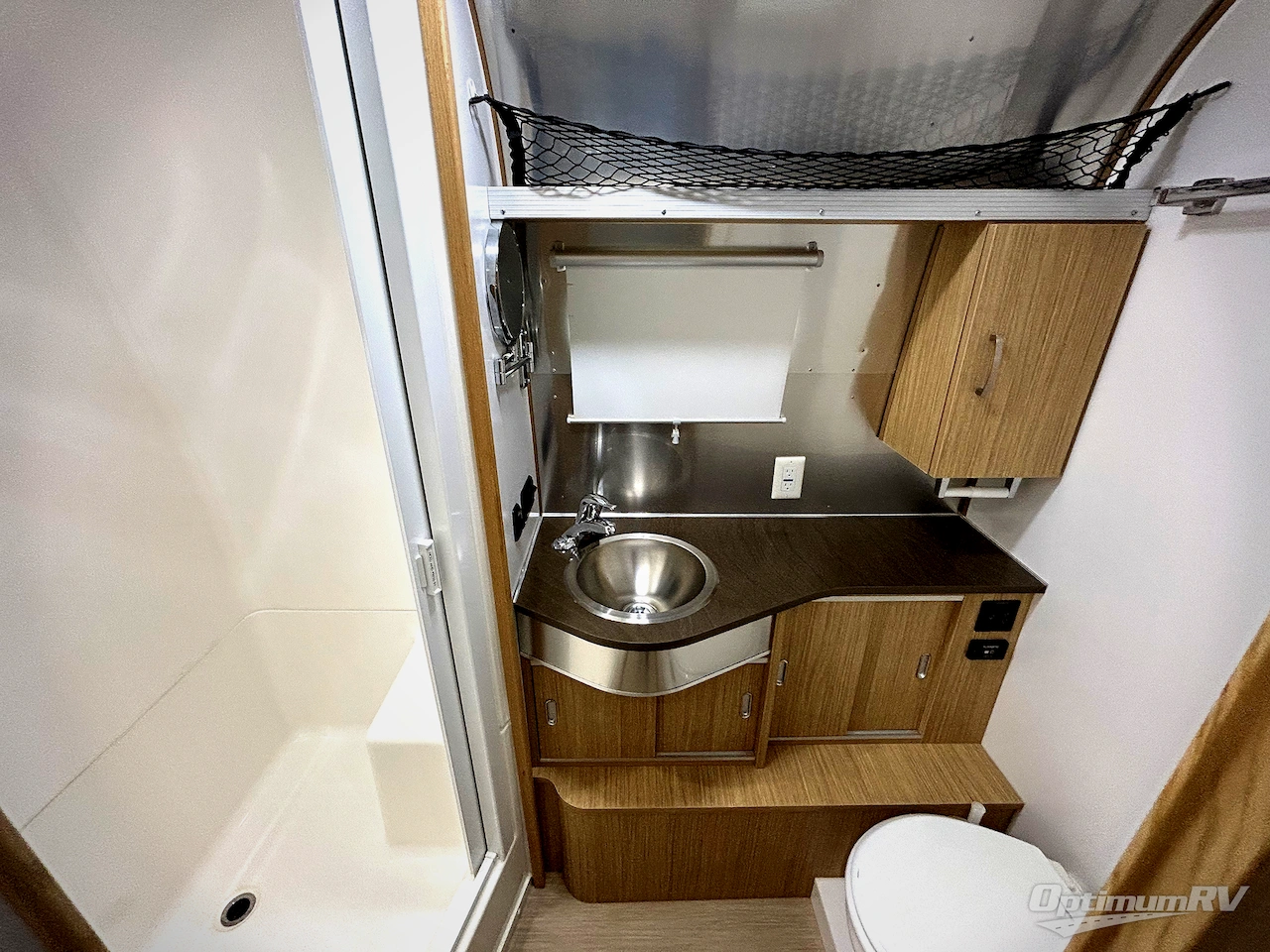 2019 Airstream Flying Cloud 26RB TWIN Photo 11