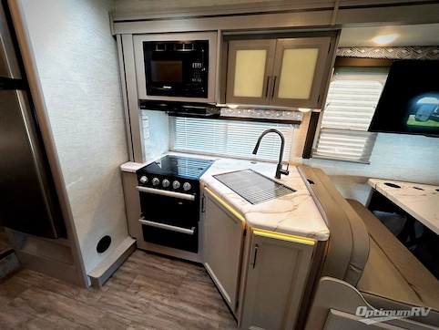 2024 Thor Four Winds 28Z RV Photo 2