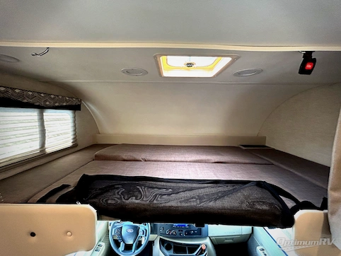 2024 Thor Four Winds 28Z RV Photo 3