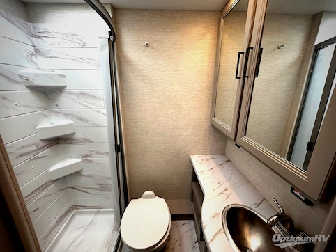 2024 Thor Four Winds 28Z RV Photo 4