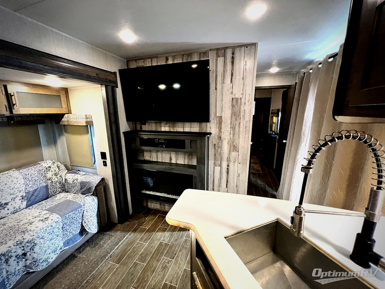 2021 Palomino Puma Destination 39DBT Photo 14