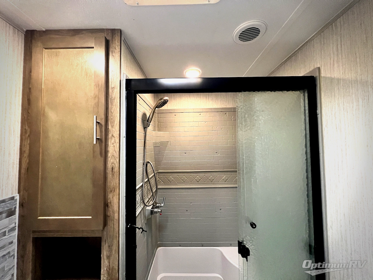 2021 Palomino Puma Destination 39DBT Photo 10