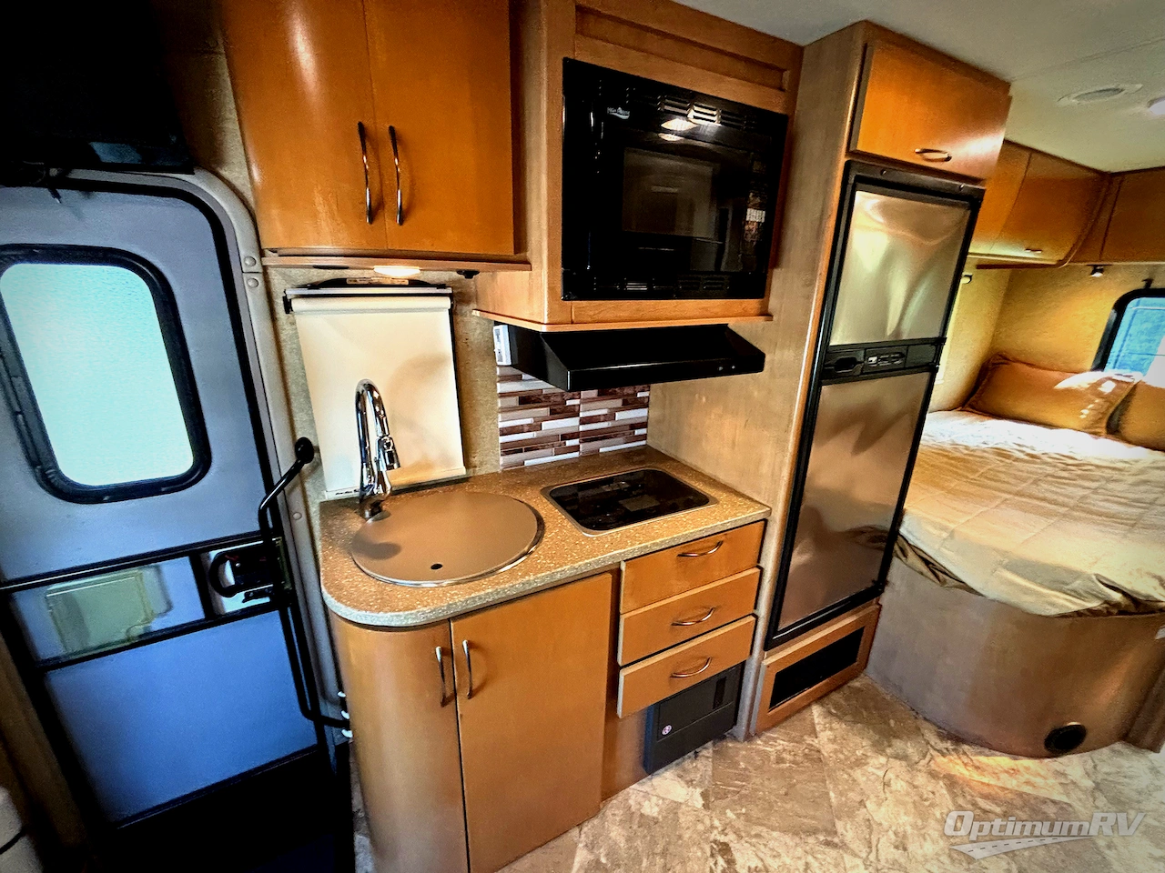 2015 Thor Siesta Sprinter 24SA Photo 13