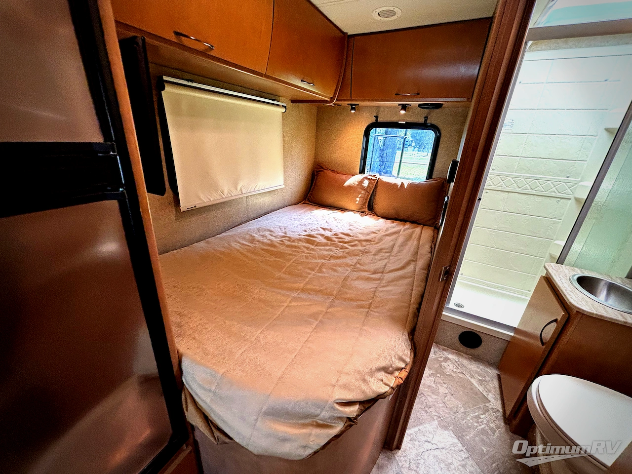 2015 Thor Siesta Sprinter 24SA Photo 15