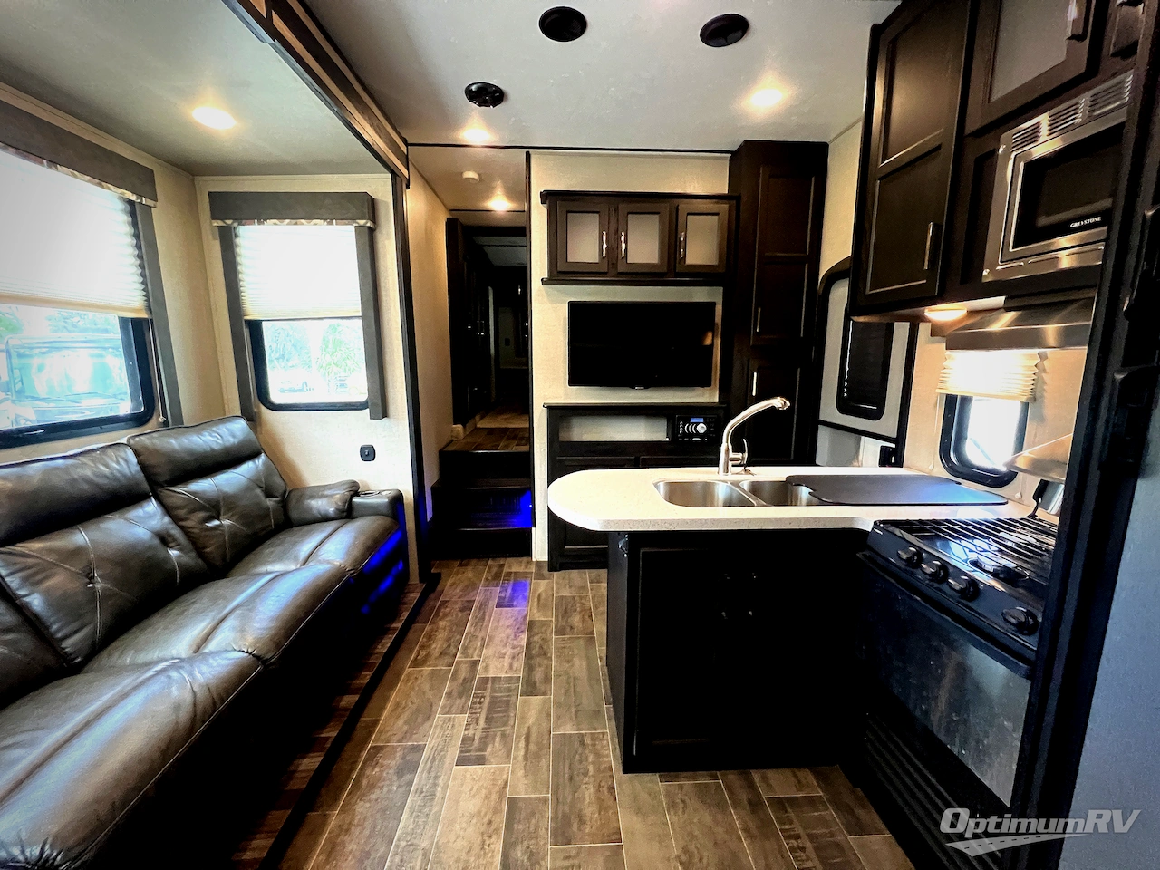 2018 Keystone Impact 351 Photo 5