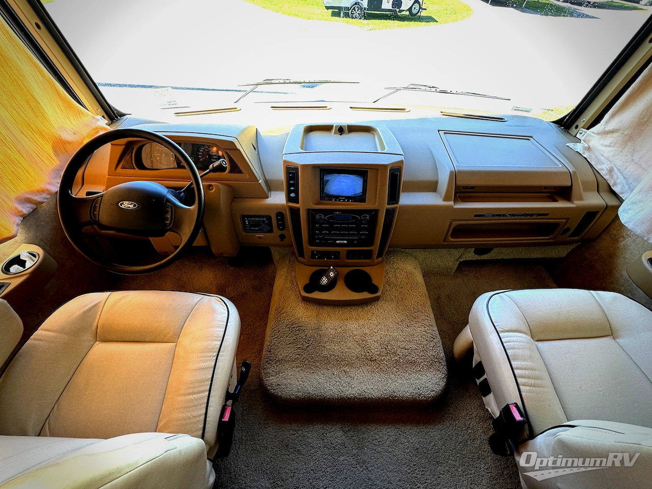 2013 Itasca Sunova 33C Photo 8