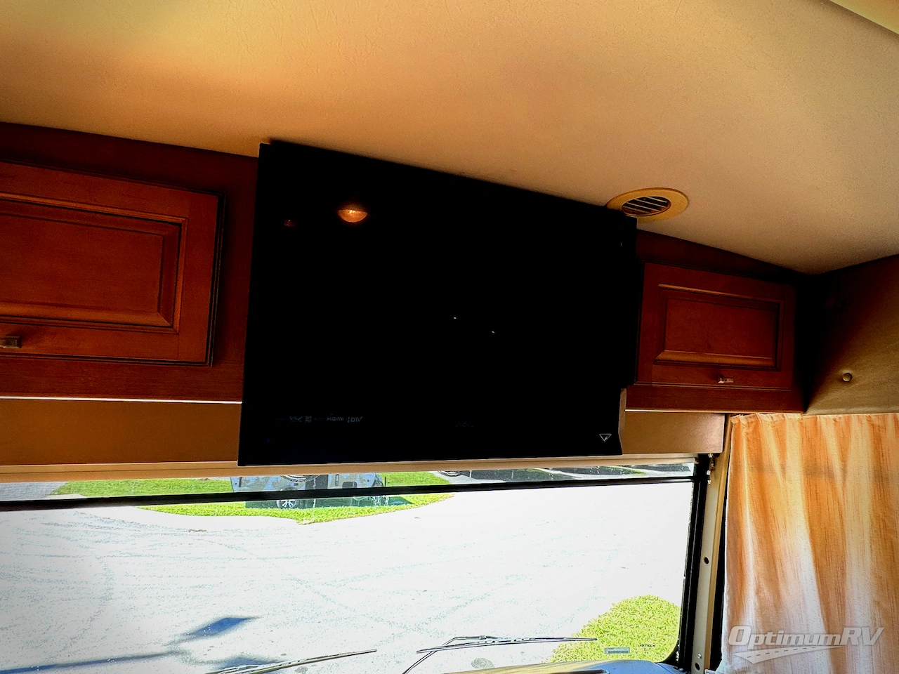 2013 Itasca Sunova 33C Photo 10