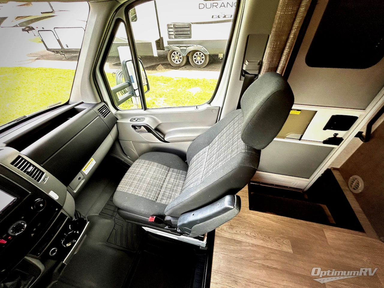 2020 Winnebago Vita 24F Photo 8