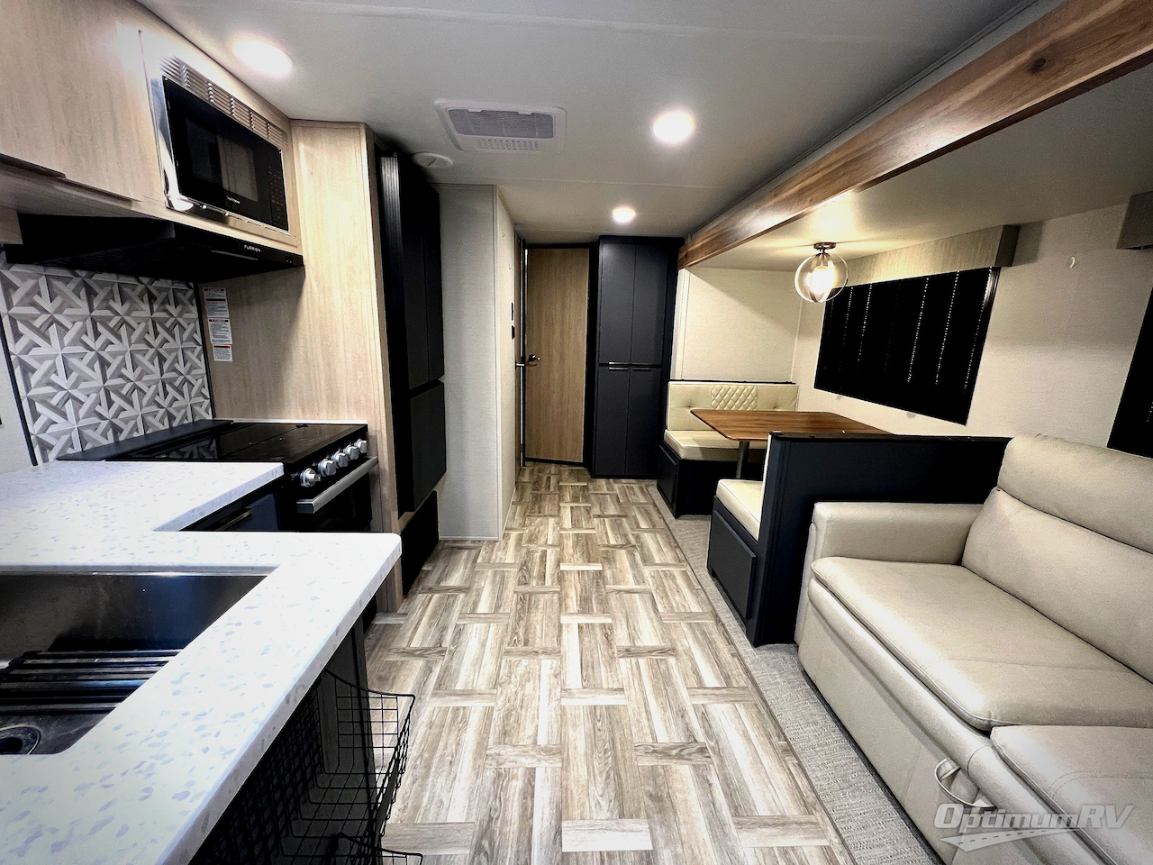 2025 Prime Time Tracer 308BH Photo 4