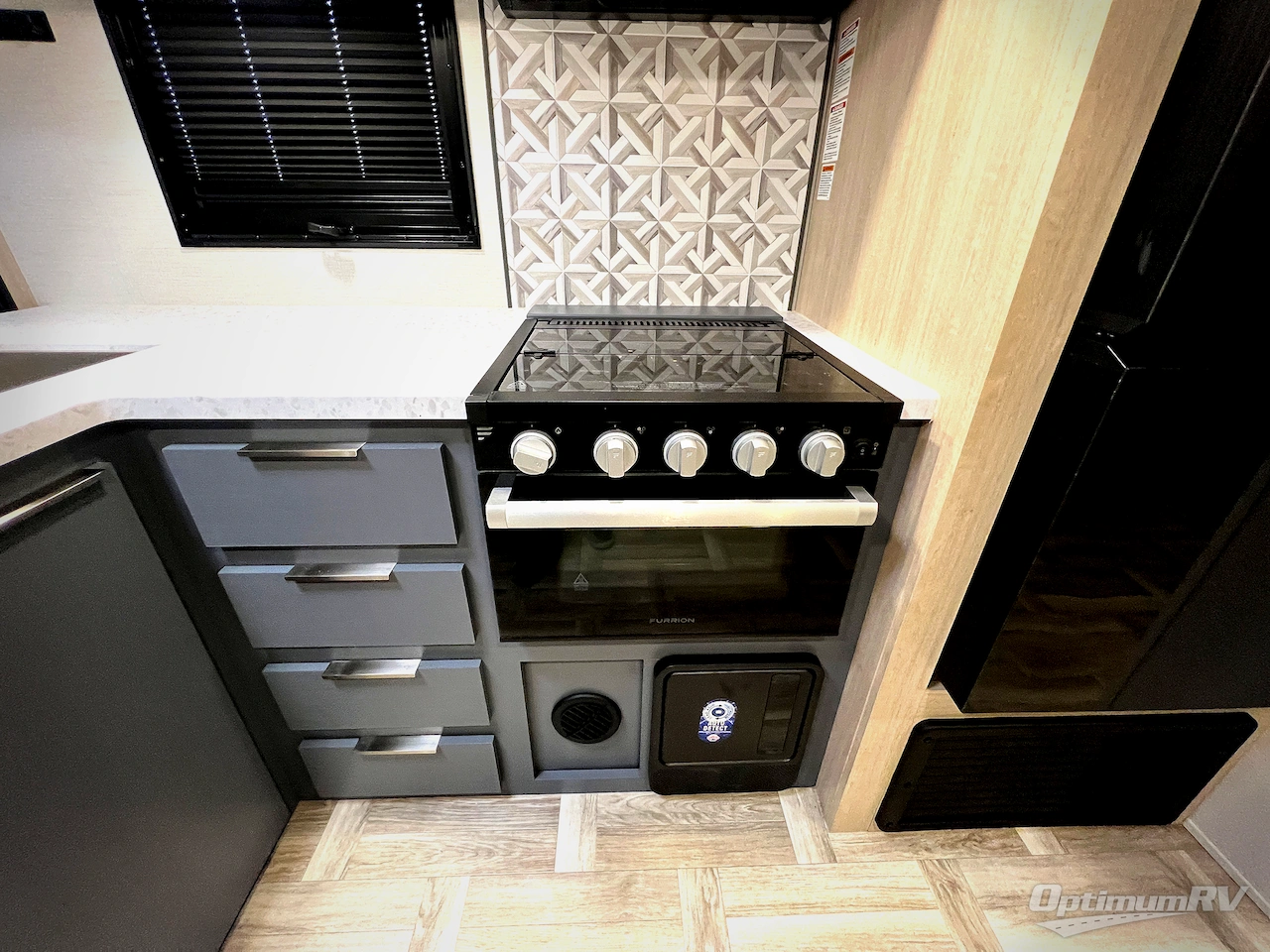 2025 Prime Time Tracer 308BH Photo 11