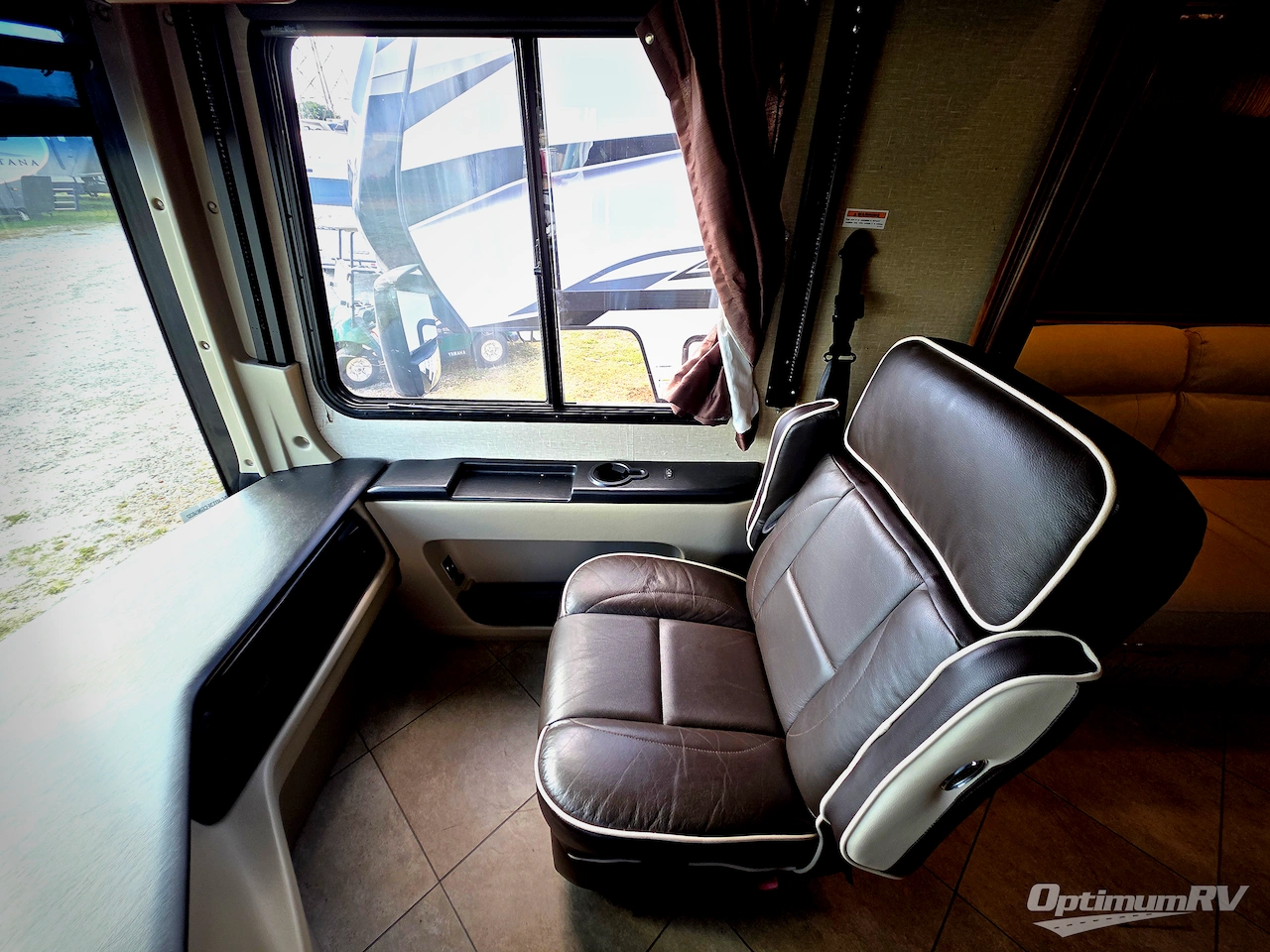 2016 Holiday Rambler Ambassador 38DBT Photo 8