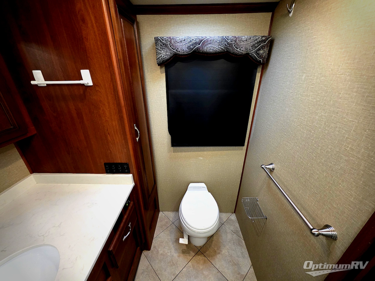 2016 Holiday Rambler Ambassador 38DBT Photo 22