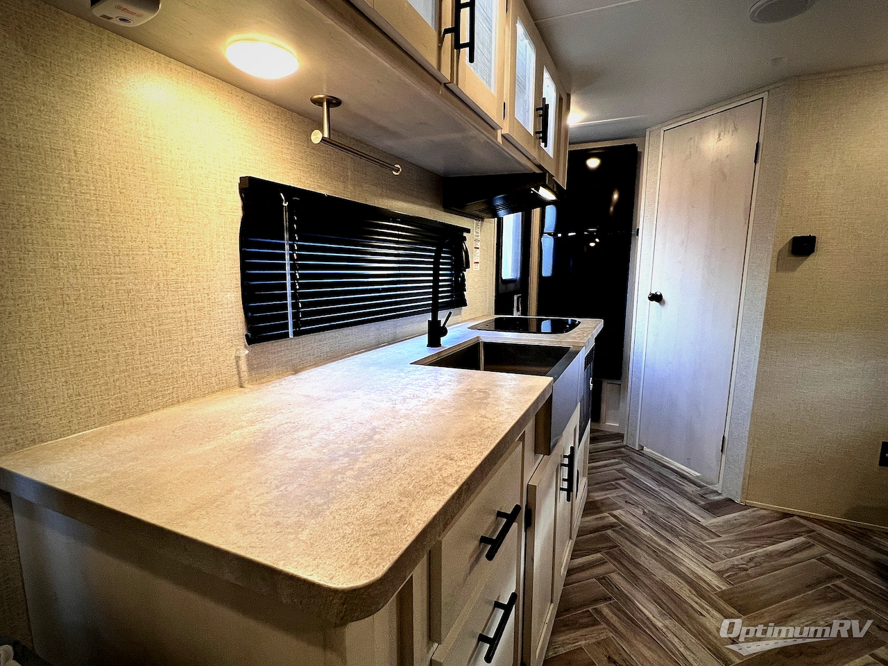 2021 Dutchmen Coleman Rubicon 1608RB Photo 16