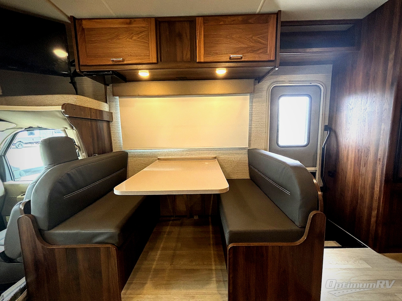 2025 Winnebago Minnie Winnie 25B Photo 7