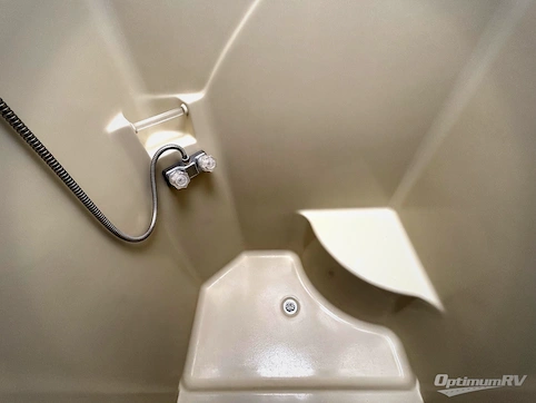 2012 Fleetwood Discovery 36J RV Photo 4