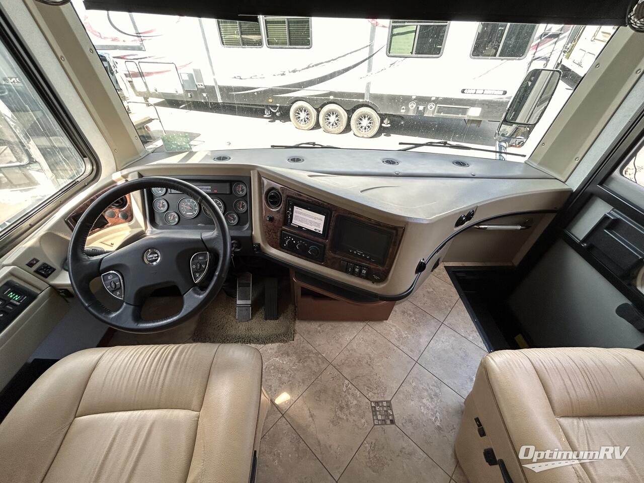 2012 Fleetwood Discovery 36J Photo 4