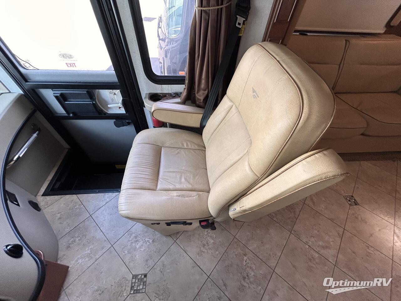 2012 Fleetwood Discovery 36J Photo 3